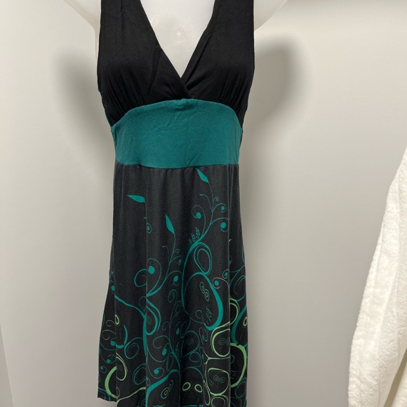 Green, Black, Swirls, Leaves, Owl, Dress. - Picture 2 of 7